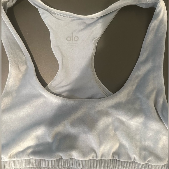 Alo Velour Glimmer Scoop Neck Bra - Picture 8 of 10